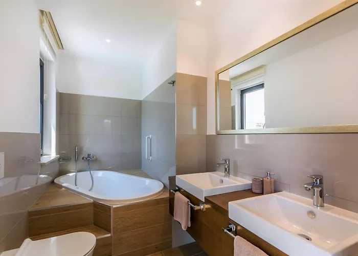 Maja 빌라 브르사르